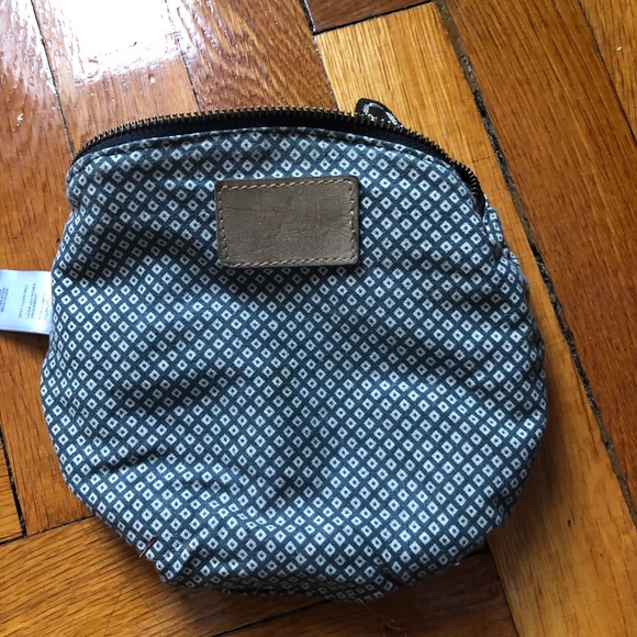 Anthropologie pouch - Picture 6 of 11